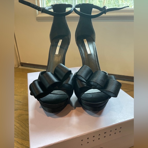 Vera wang black satin heels with bow - Picture 2 of 8
